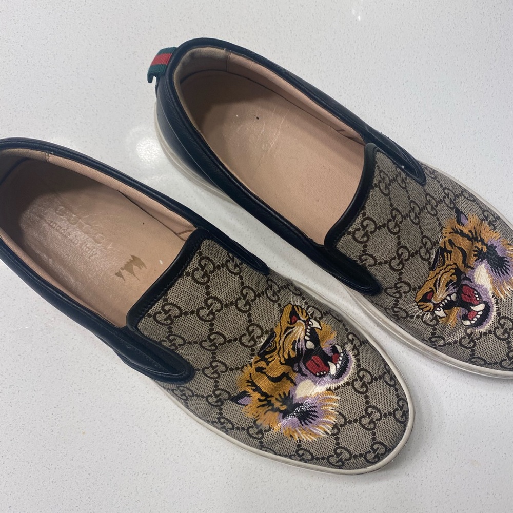 Men's Brown Gg Supreme Tiger Slip-on Sneaker